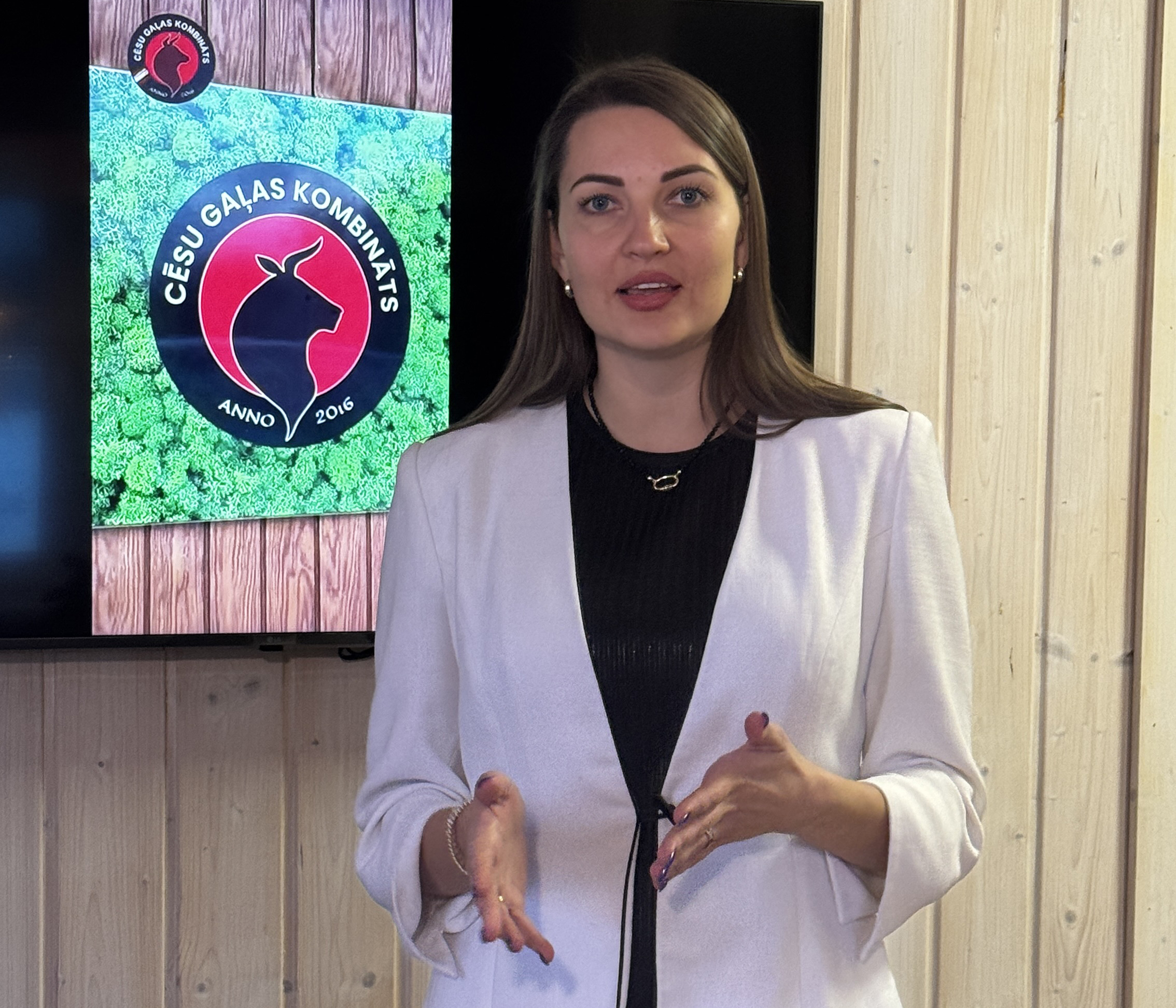 Bez pārtraukuma attīstīties